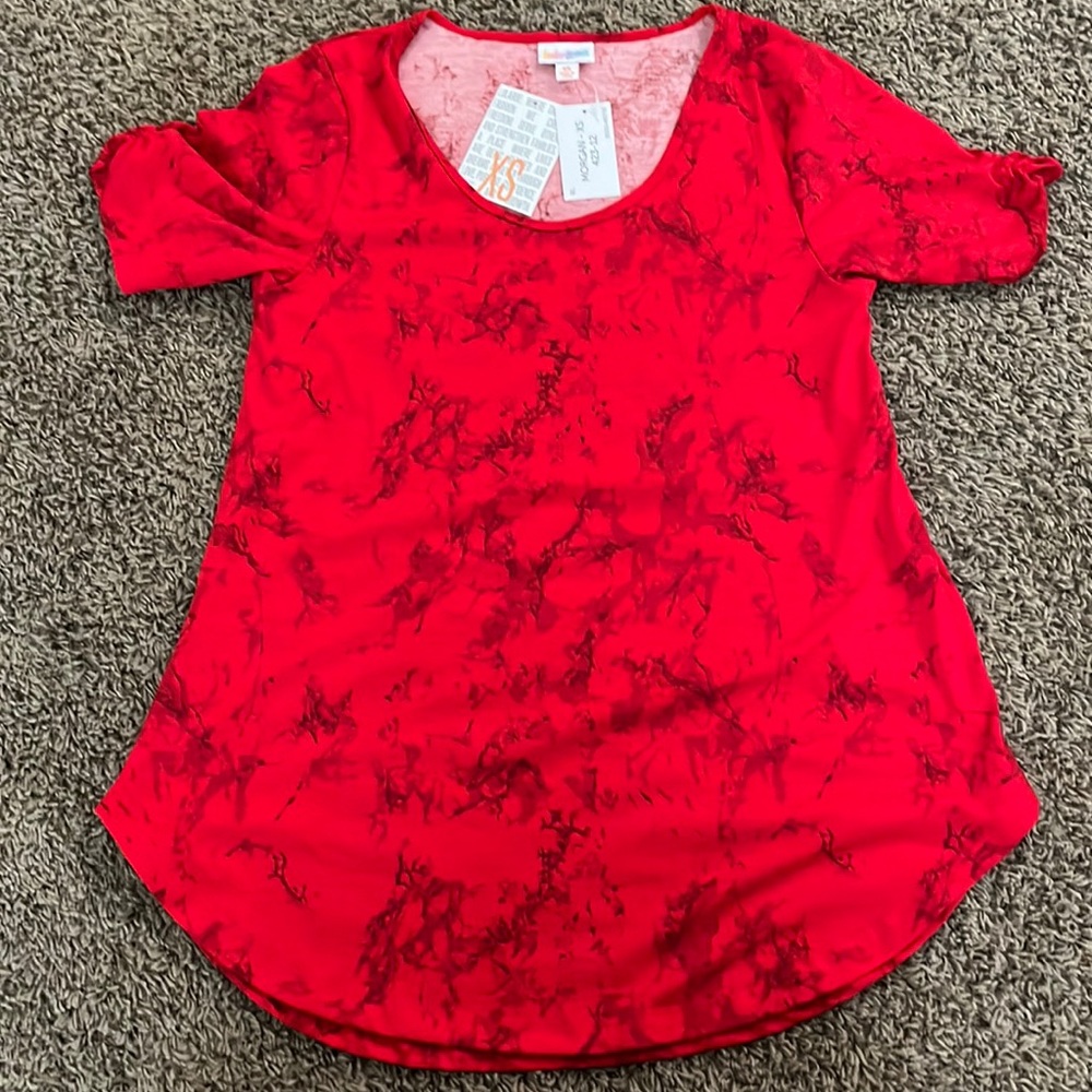Red and black LulaRoe xs top short sleeve